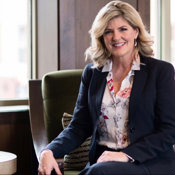 Meet your Posher, Laura - Picture 2 of 2